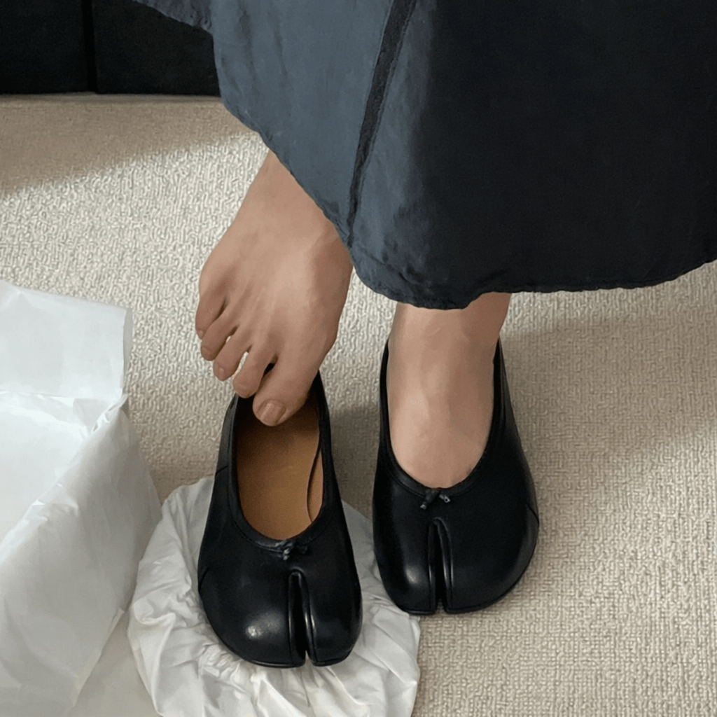 Women's Split-Toe Flats with Cushioned Footbed - Black