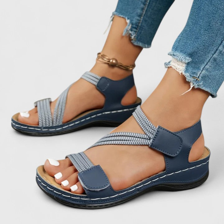 Women's Sandals with Adjustable Straps and Arch Support Footbed - 10