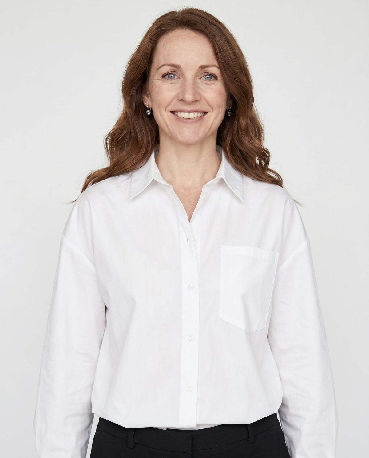 Women's Oversized Shirt with Collar and Chest Pocket - White