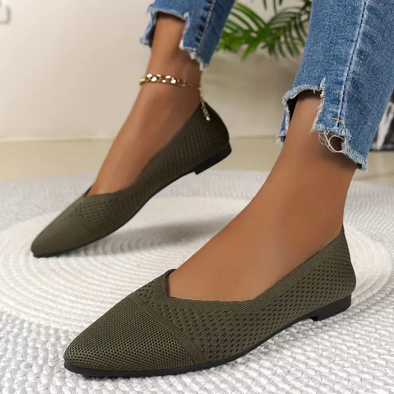 Women's Pointed Toe Knit Ballet Flats - 9