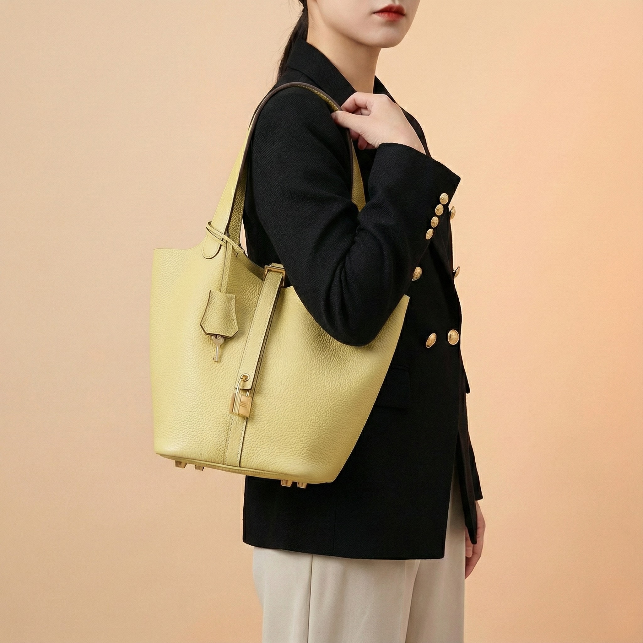 Women's Structured Bucket Bag with Twist-Lock Clasp - Yellow Saffron