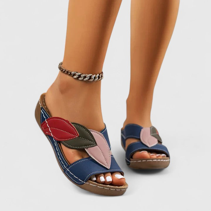Women's Sandals with Leaf-Cut Straps and Wedge Sole - 6