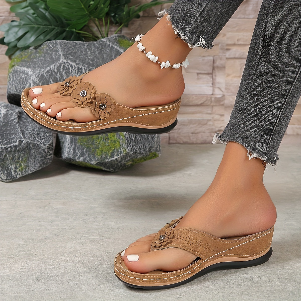 Women's Toe-Post Sandals with Floral Detail and Low Wedge - 7