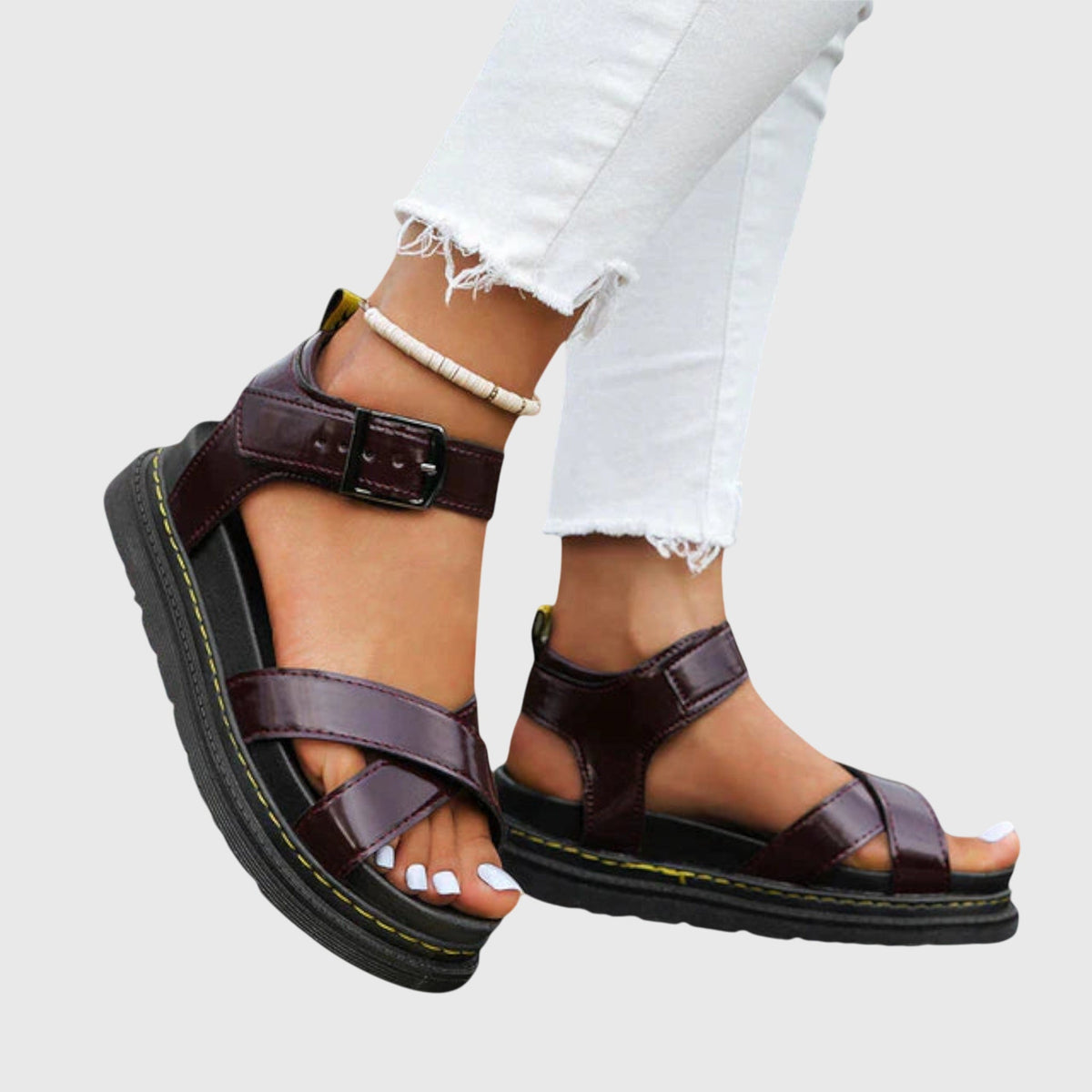 Women's Sandals with Crossover Straps and Buckle Fastening - Brown