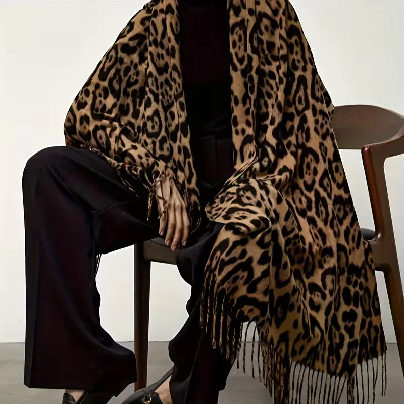 Women's Winter Scarf with Fringed Edges and Leopard Print - 7
