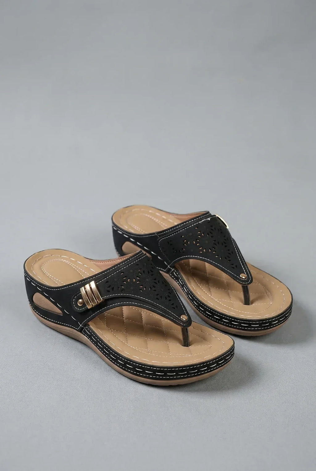 Women's Wide Fit Wedge Sandals with Toe Post Strap - 8