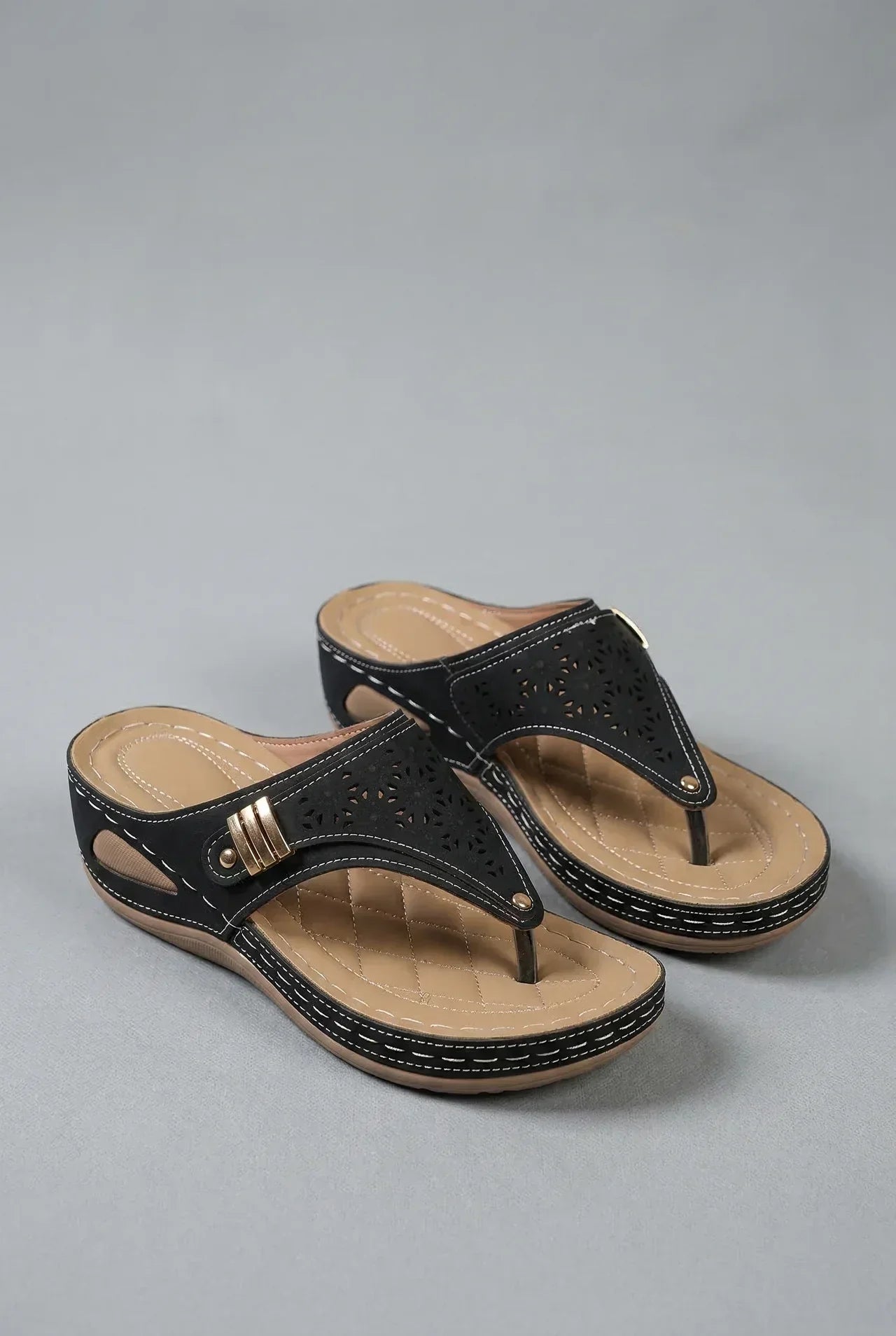 Women's Wide Fit Wedge Sandals with Toe Post Strap - 8