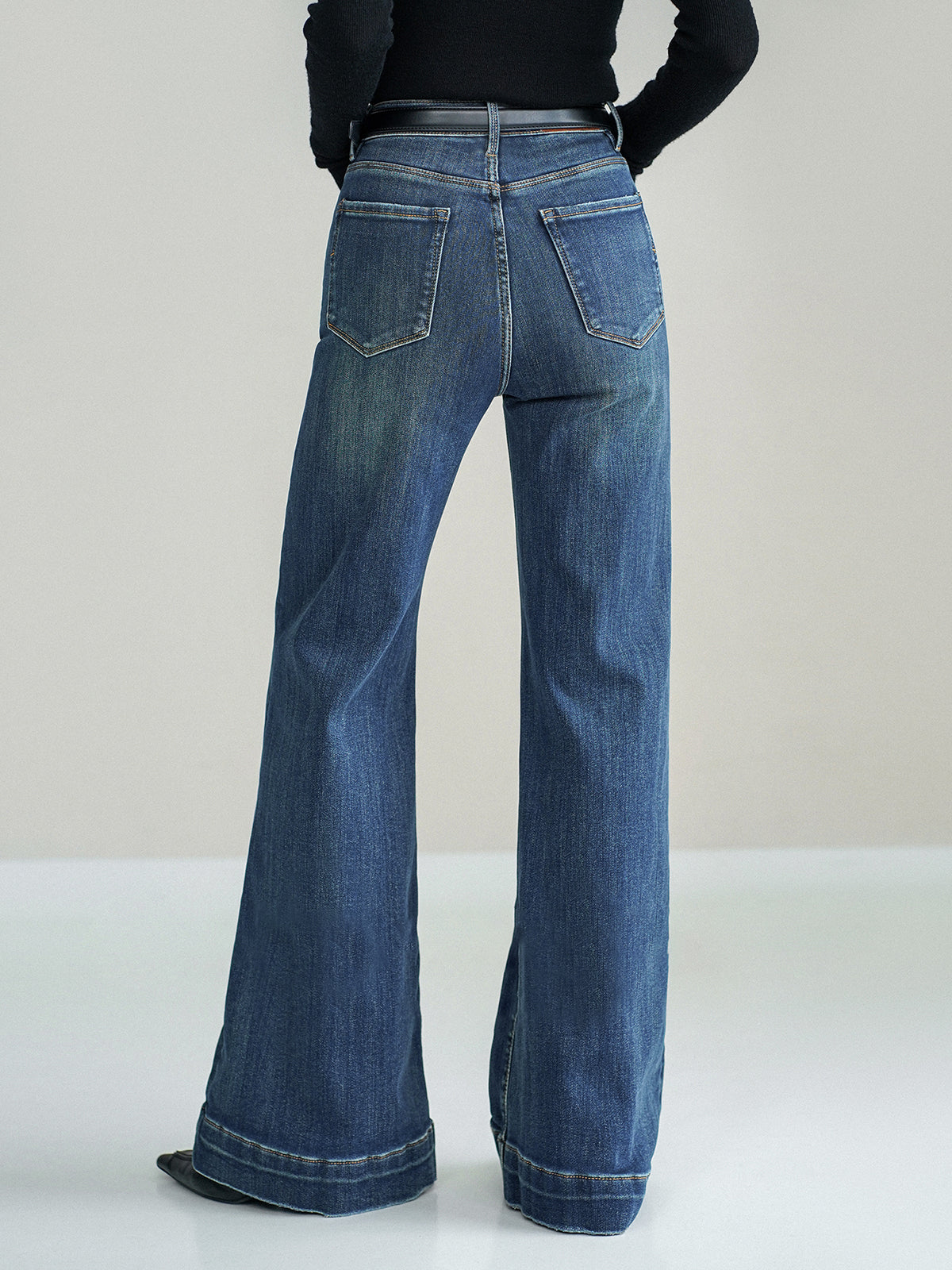 Women's Bootcut Jeans Mid-Waist with Beltless Design - 4