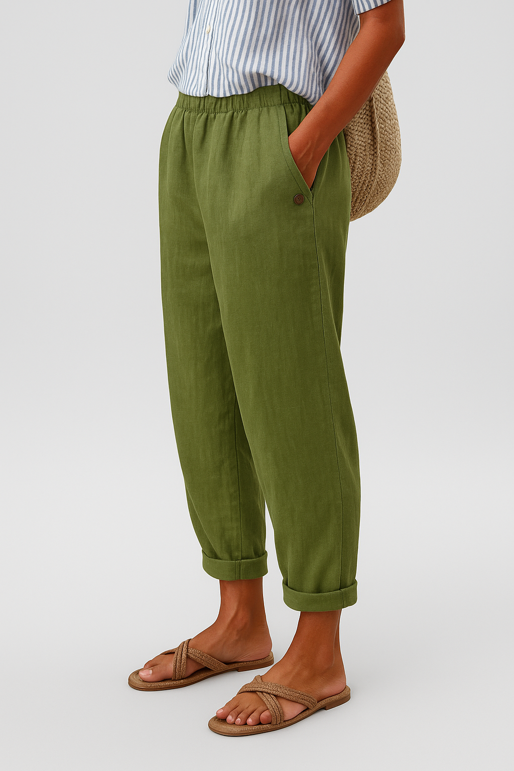 Women Relaxed Trousers with Turn-Up Hem and Side Pockets - Green