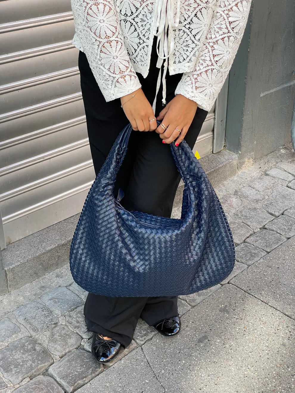 Women's Shoulder Bag with Woven Braided Texture - 10
