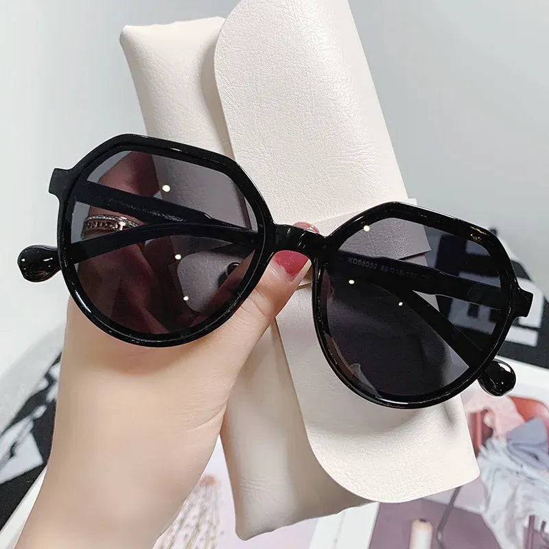 Women's Oversized Hexagon Sunglasses with Geometric Frame - Black