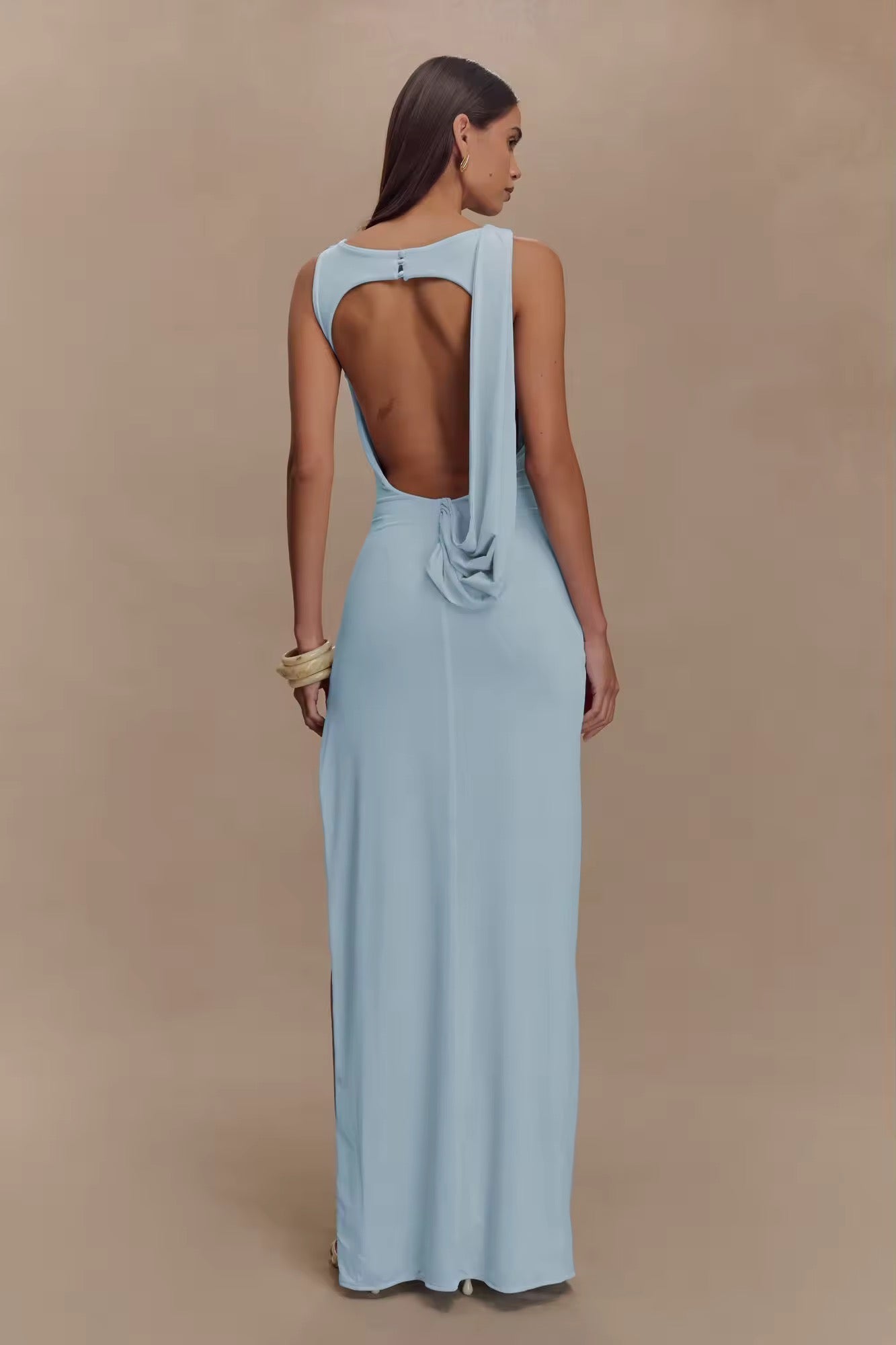 Women's Sleeveless Bodycon Maxi Dress with Ruched Detail and Boat Neck - 5