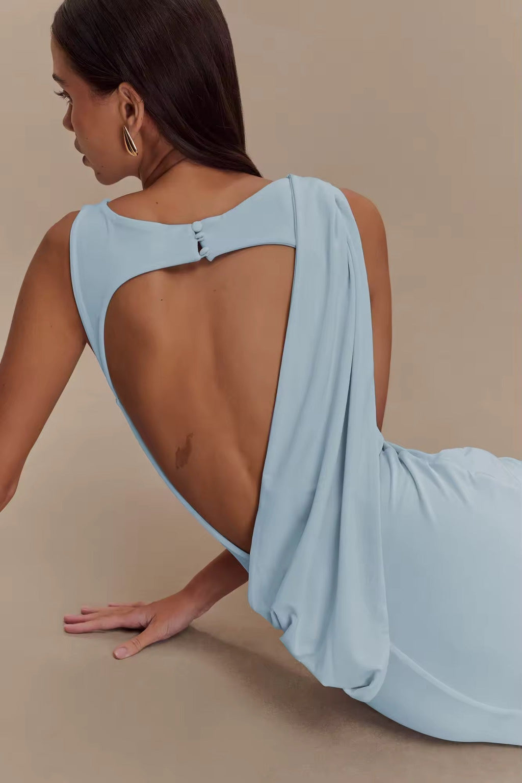 Women's Sleeveless Bodycon Maxi Dress with Ruched Detail and Boat Neck - 6