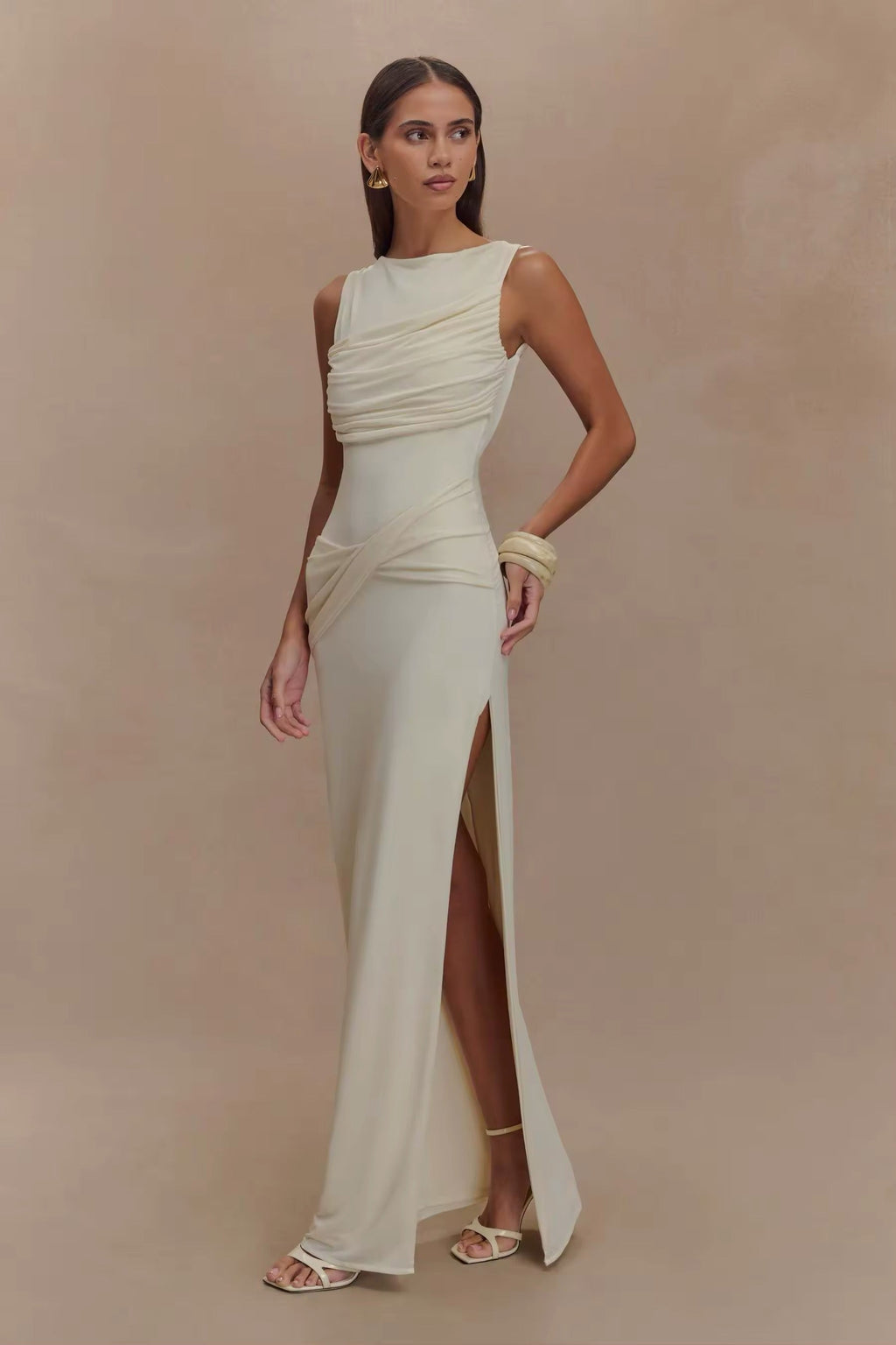 Women's Sleeveless Bodycon Maxi Dress with Ruched Detail and Boat Neck - 11