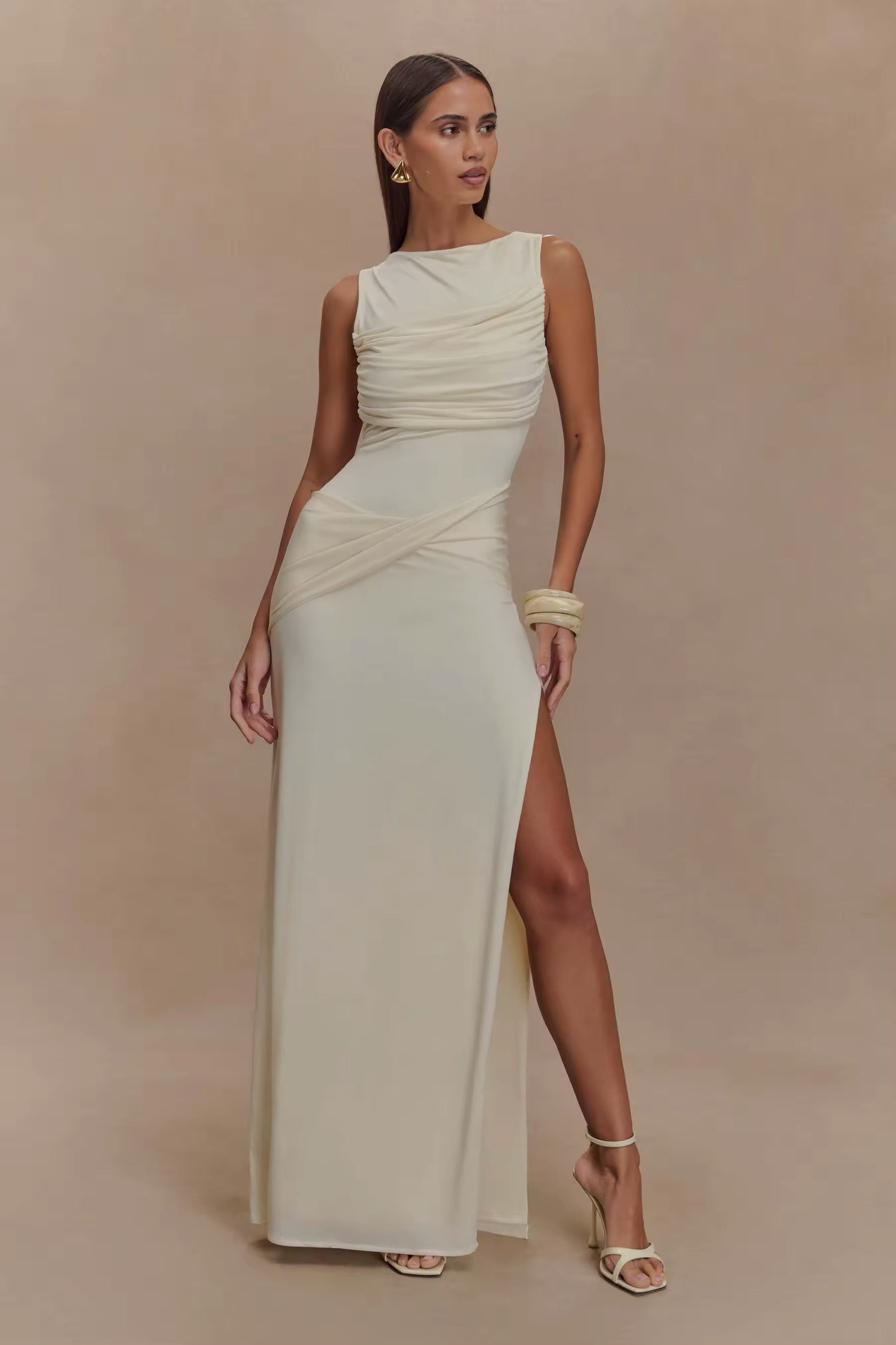 Women's Sleeveless Bodycon Maxi Dress with Ruched Detail and Boat Neck - 12