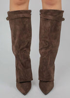 Women's Knee High Boots with Pointed Toe and Straight Shaft - 11