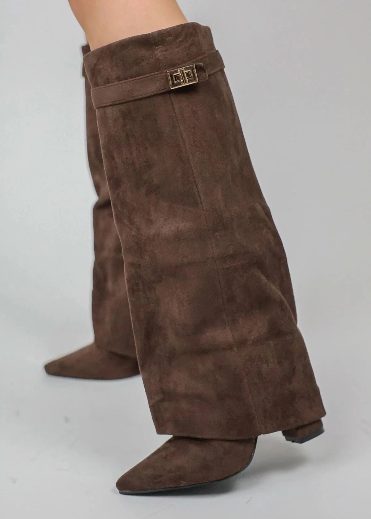 Women's Knee High Boots with Pointed Toe and Straight Shaft - 12