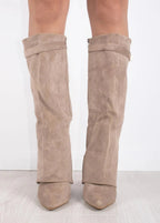 Women's Knee High Boots with Pointed Toe and Straight Shaft - 9