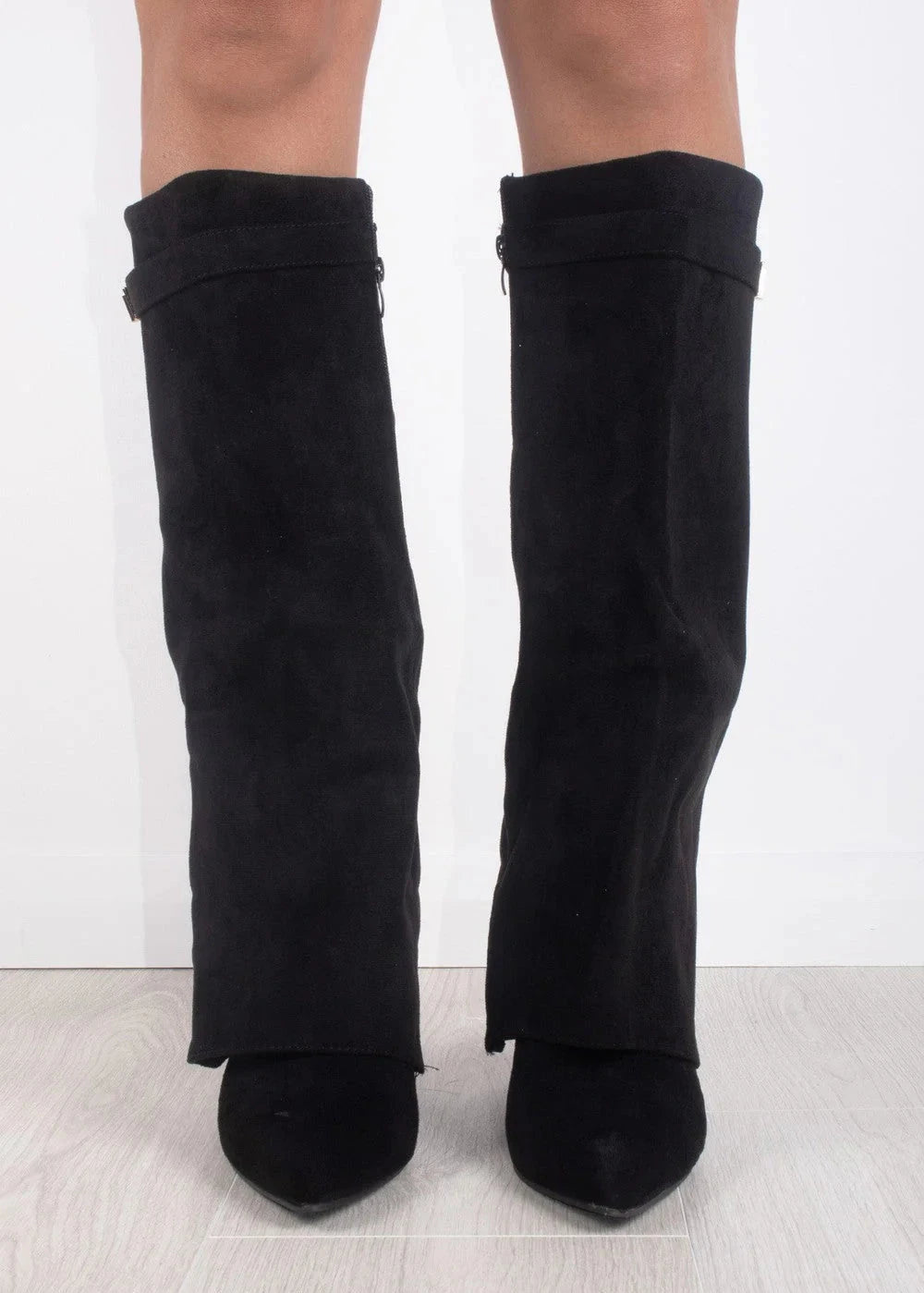 Women's Knee High Boots with Pointed Toe and Straight Shaft - 6