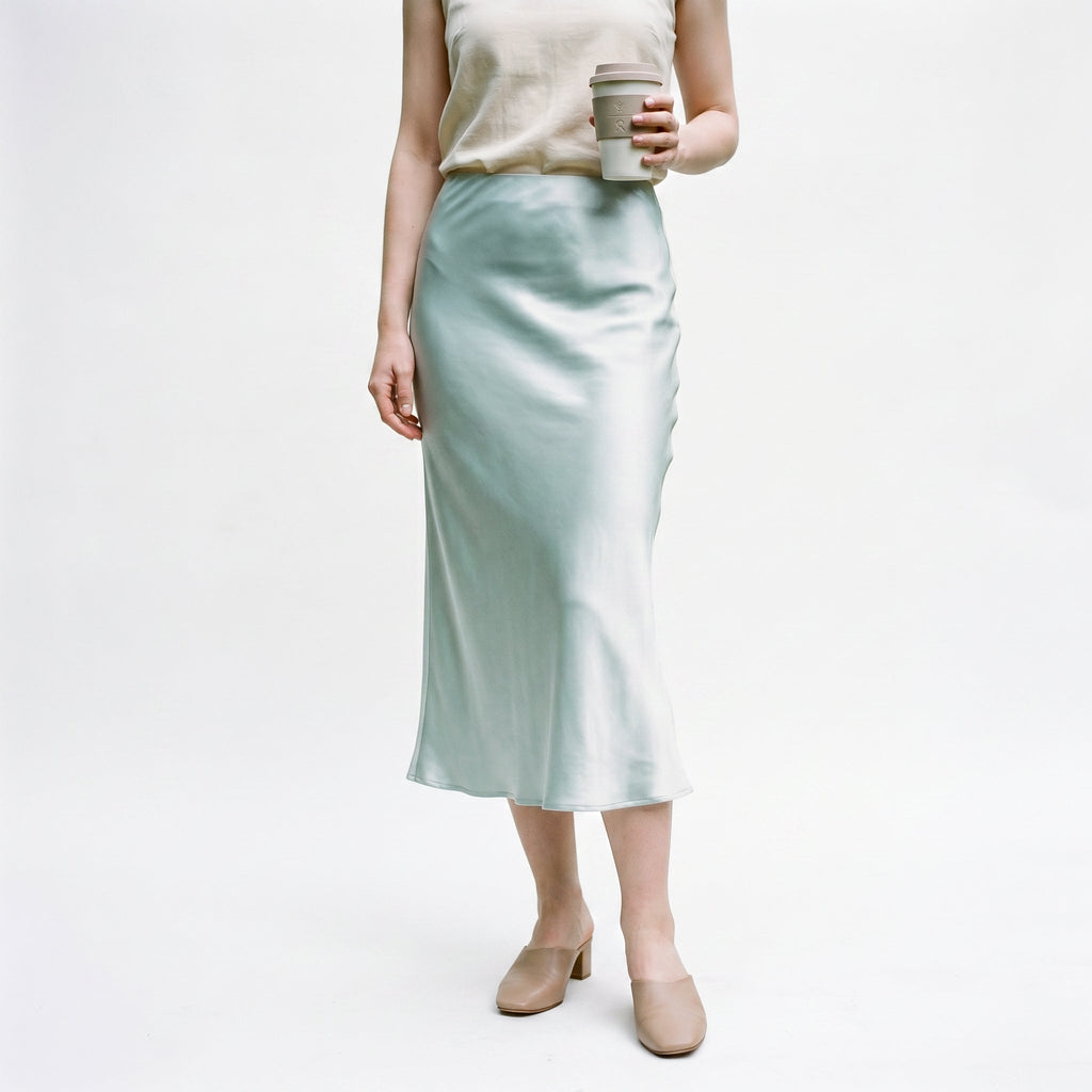 Women's Midi Skirt with Elastic Waistband and A-Line Silhouette - 18