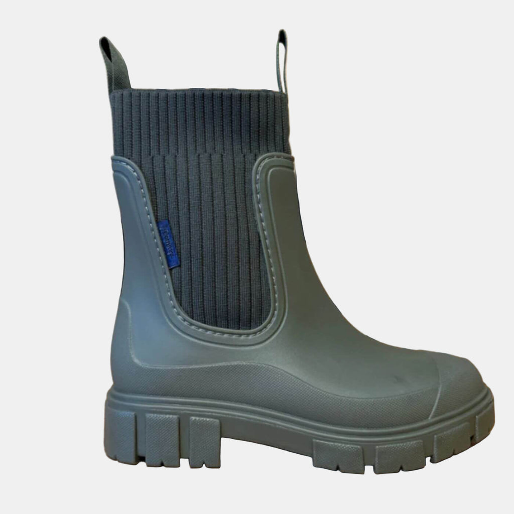 Women's Chelsea Boots with Chunky Sole and Elastic Panel - 3