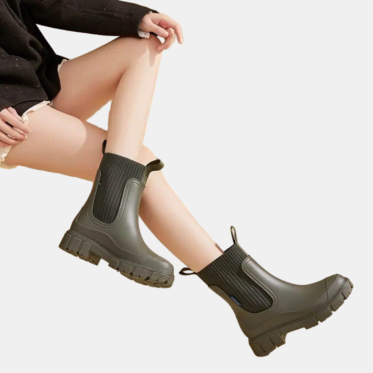 Women's Chelsea Boots with Chunky Sole and Elastic Panel