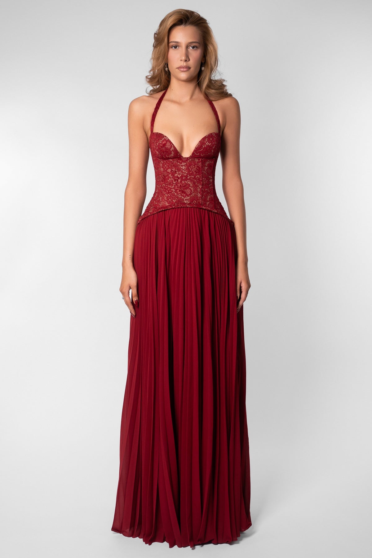 Women's Sweetheart Maxi Dress with Lace Bodice and Pleated Skirt - Red
