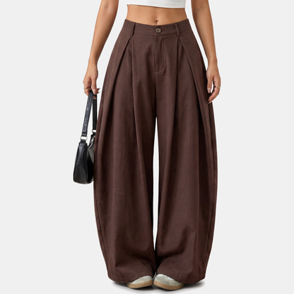Women's Pleated Low Rise Wide Leg Trousers - Reddish Brown