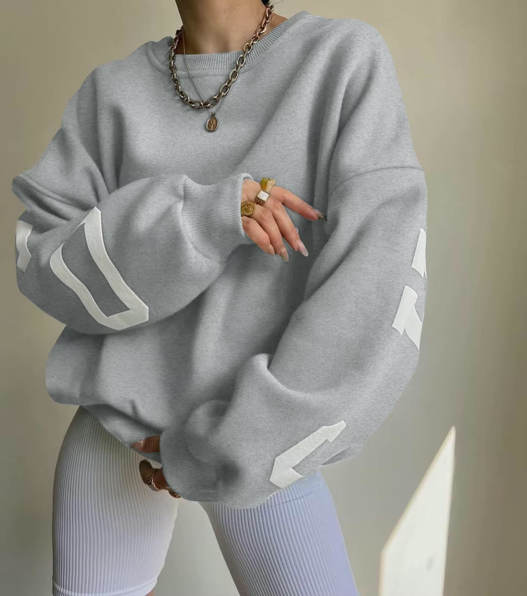 Women's Oversized Sweatshirt with City Print and Crew Neck - Light Grey