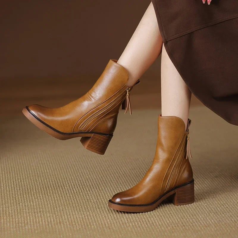 Women's Ankle Boots with Block Heel and Zip Fastening - 6