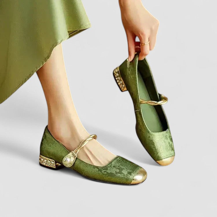 Women's Mary Jane Shoes with Block Heel and Buckle Strap - 2