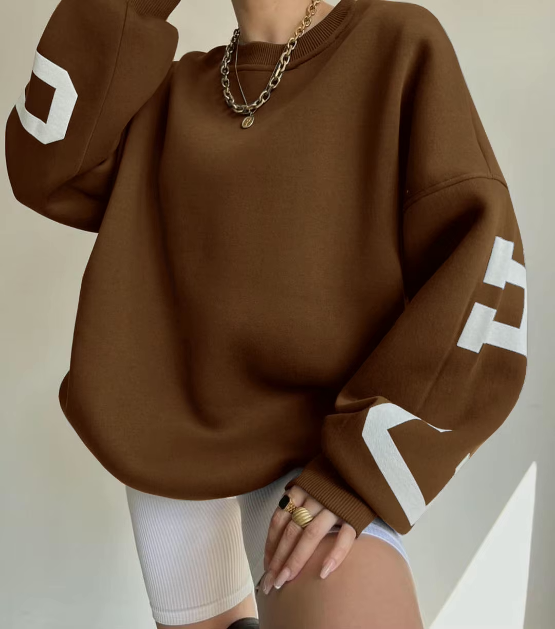 Women's Oversized Sweatshirt with City Print and Crew Neck - Brown