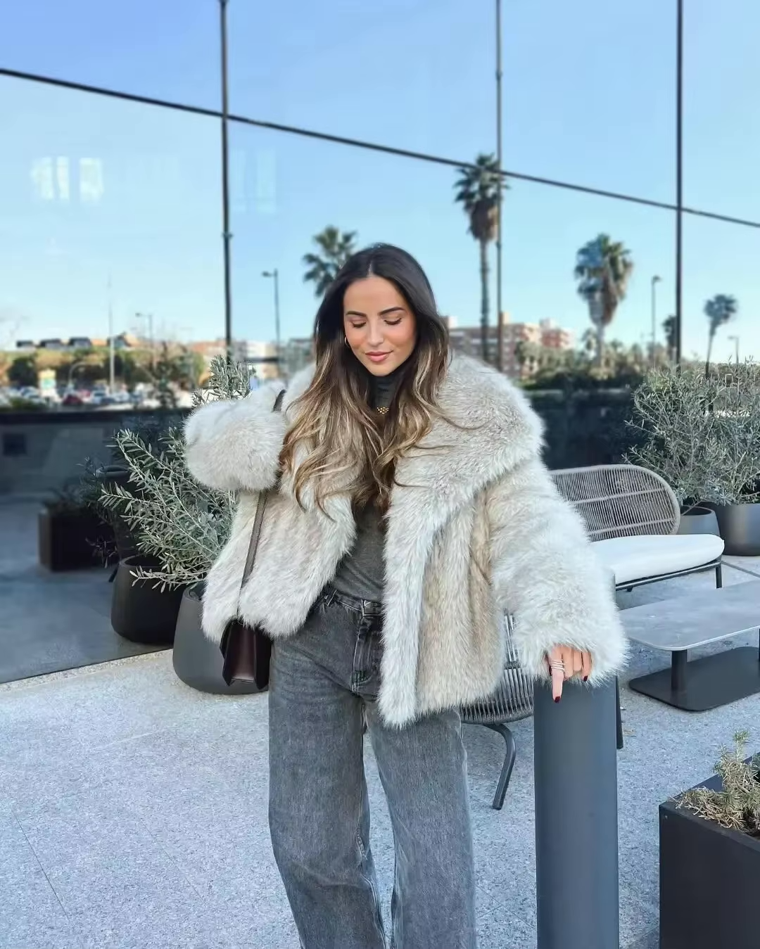 Women's Faux Fur Coat with Wide Collar - 5