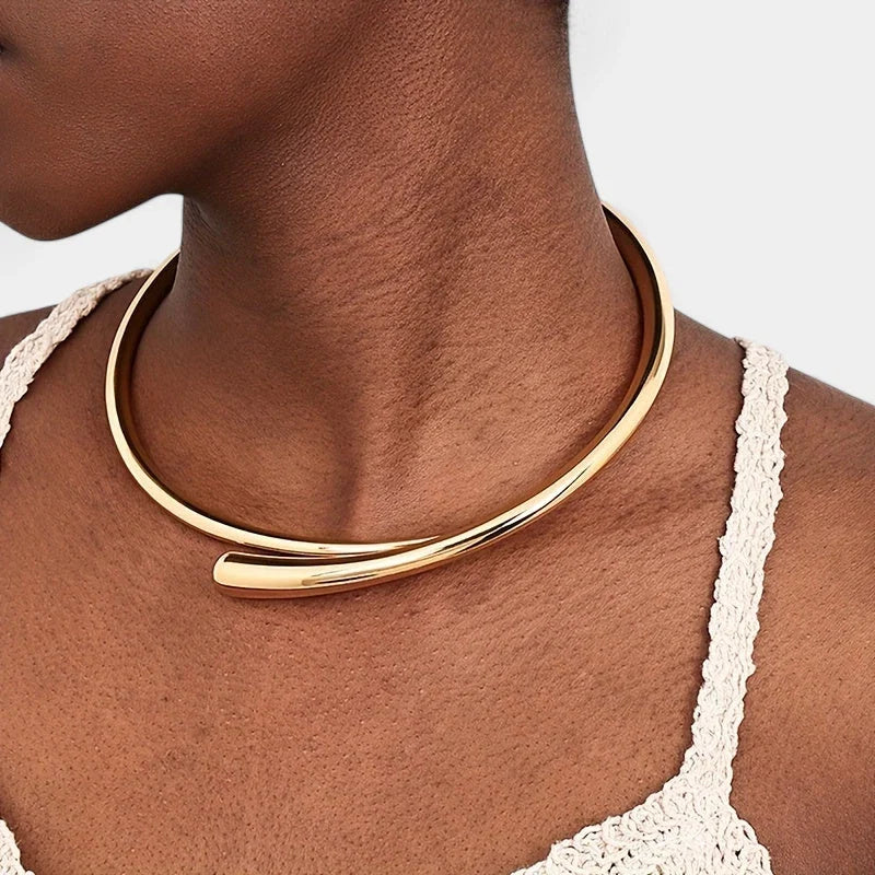 Women's Open Collar Choker Necklace with Sculpted Torque Shape - Gold