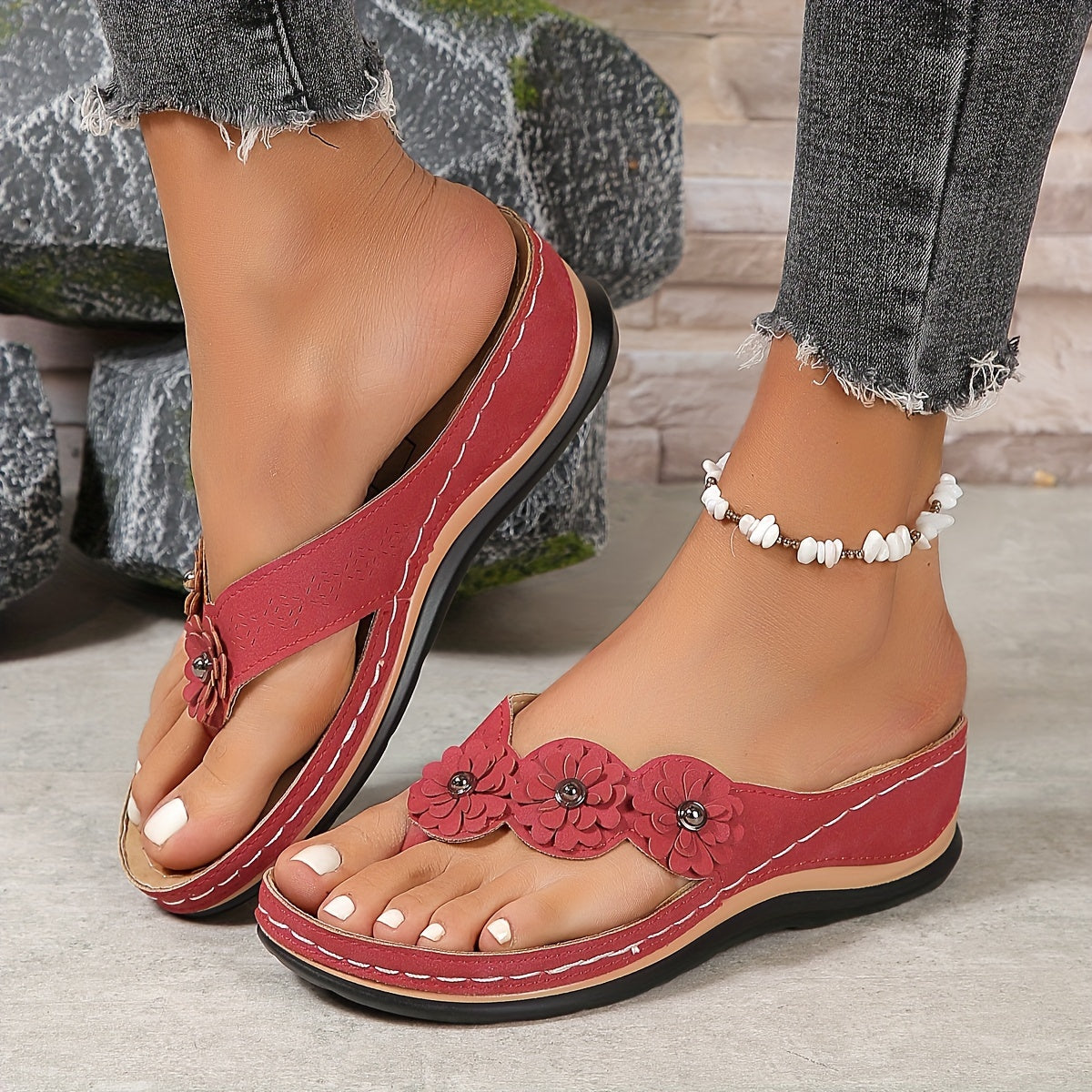 Women's Toe-Post Sandals with Floral Detail and Low Wedge - Red