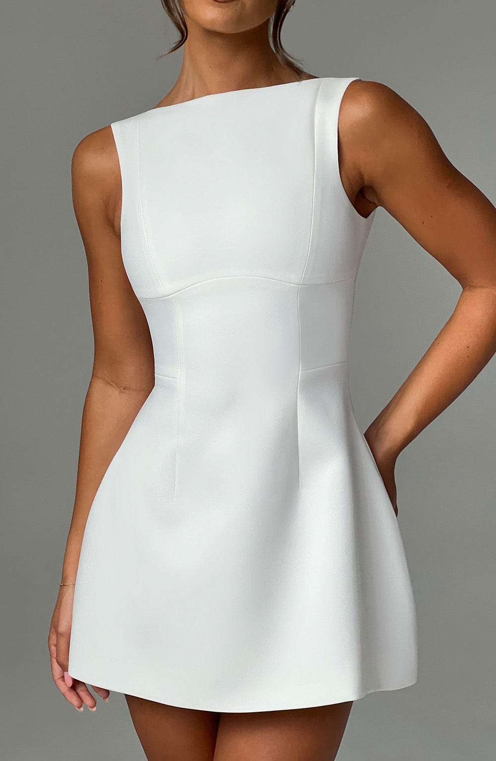Women's Sleeveless Mini Dress with Boat Neck and A-Line Skirt - 10