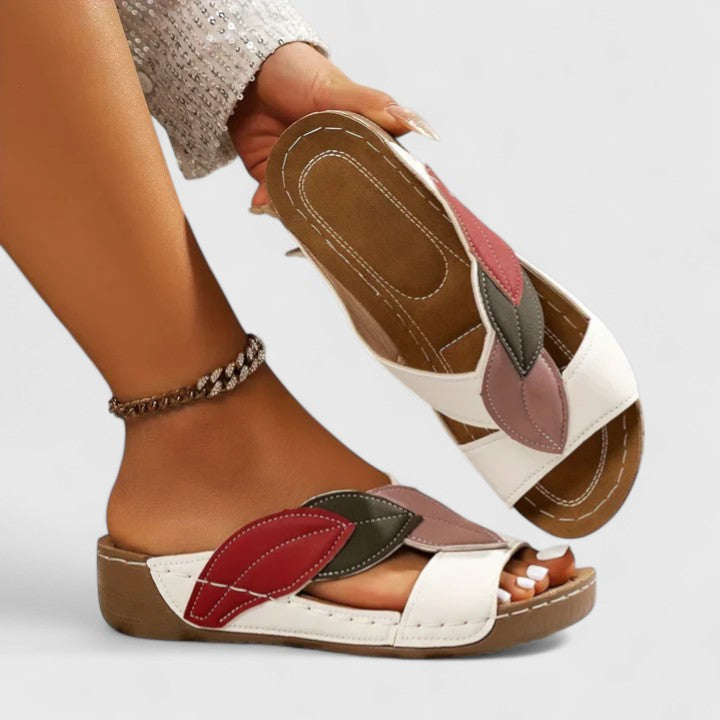 Women's Sandals with Leaf-Cut Straps and Wedge Sole - White