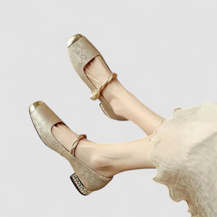 Women's Mary Jane Shoes with Block Heel and Buckle Strap - 13