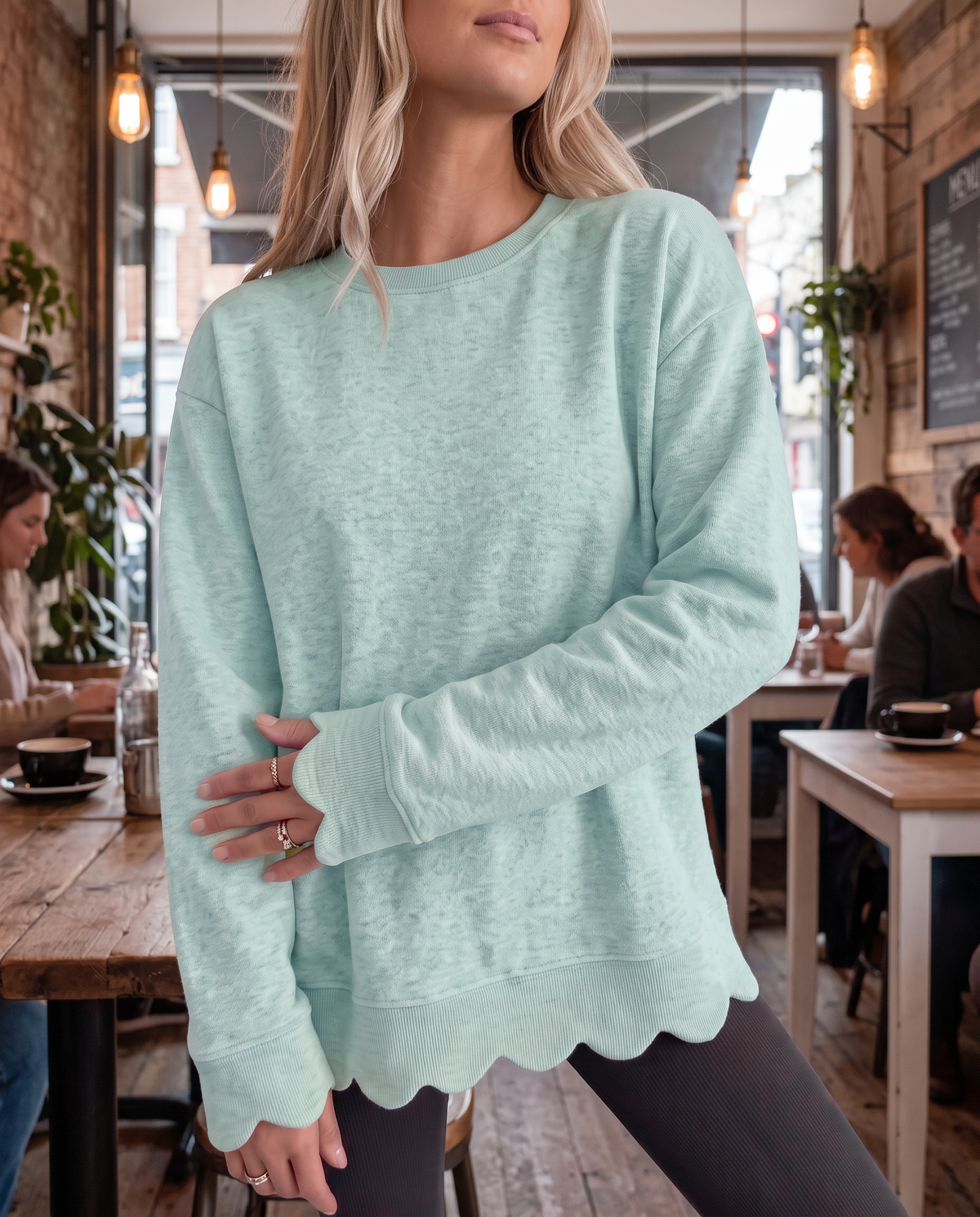 Women's Scallop Hem Crewneck Oversized Sweatshirt