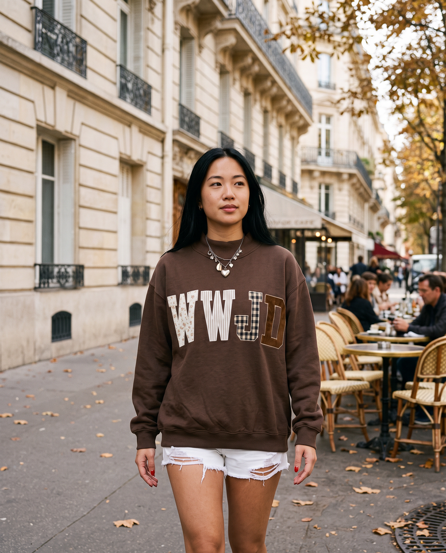 Women's Graphic Crewneck Oversized Sweatshirt with Patchwork Appliqué
