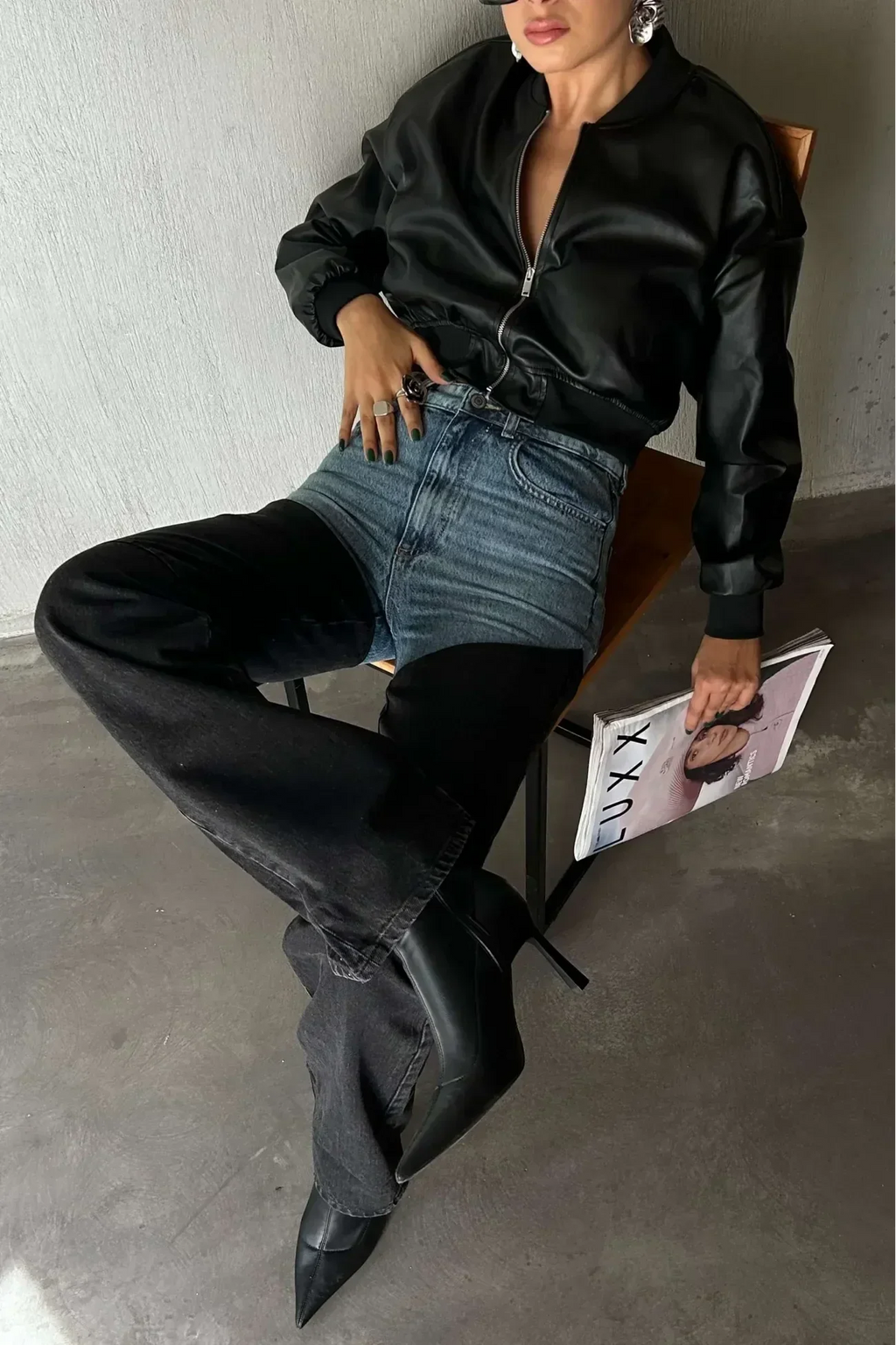 Women's High-Waist Jeans with Two-Tone Patchwork and Slim Straight Leg - 7