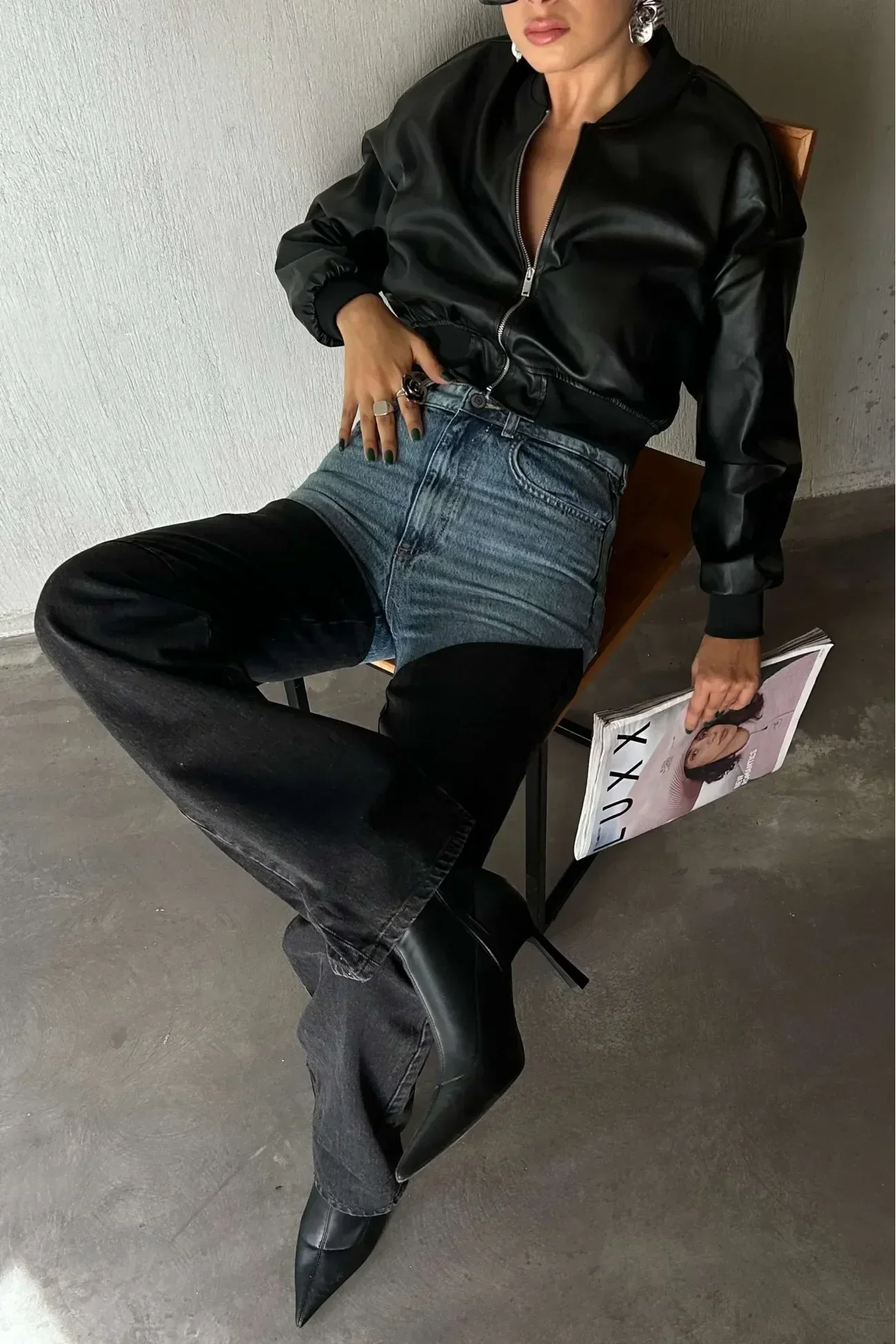 Women's High-Waist Jeans with Two-Tone Patchwork and Slim Straight Leg - 7