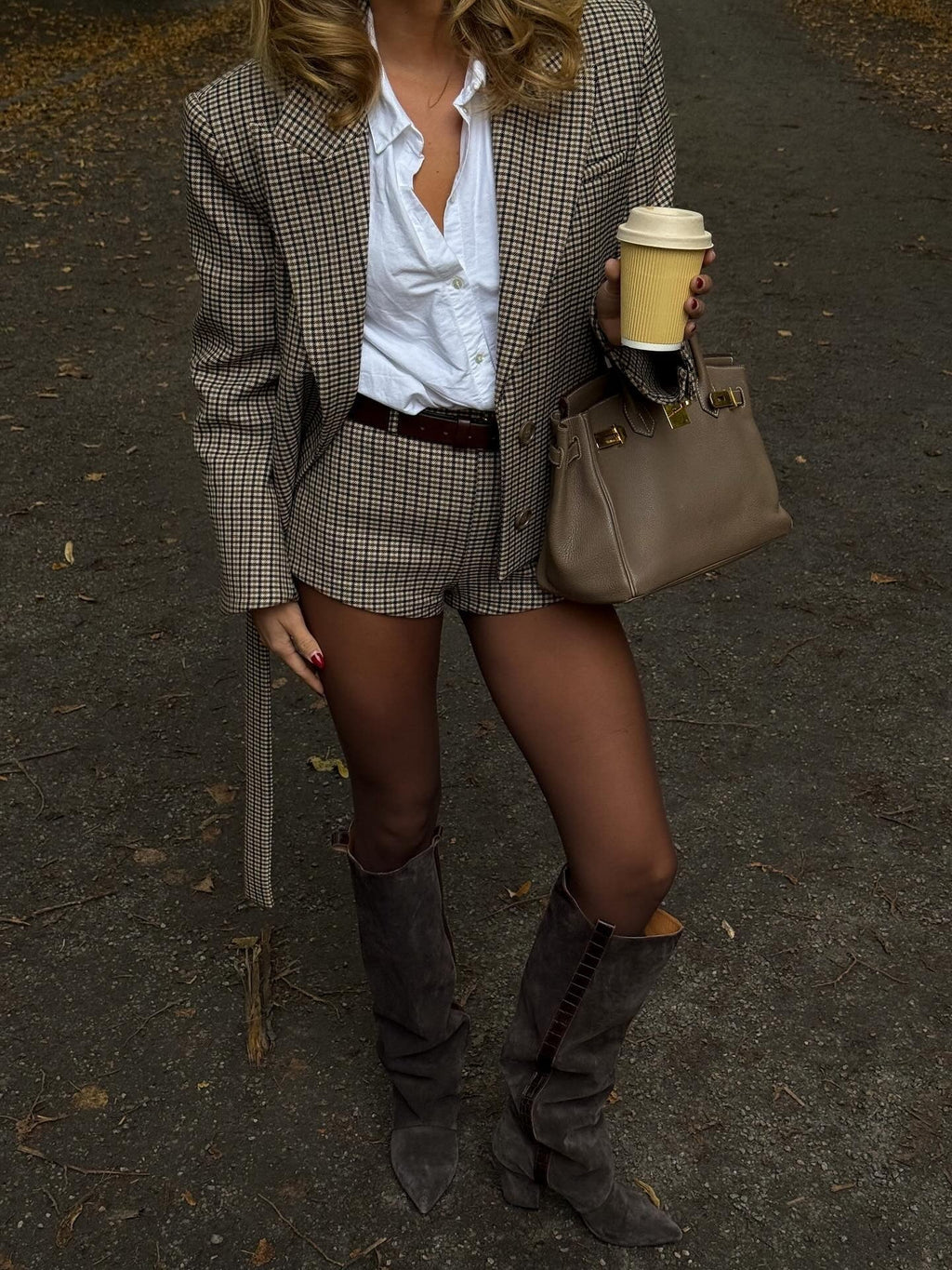Women's Retro Blazer with Notch Lapel and Tailored Fit - 2