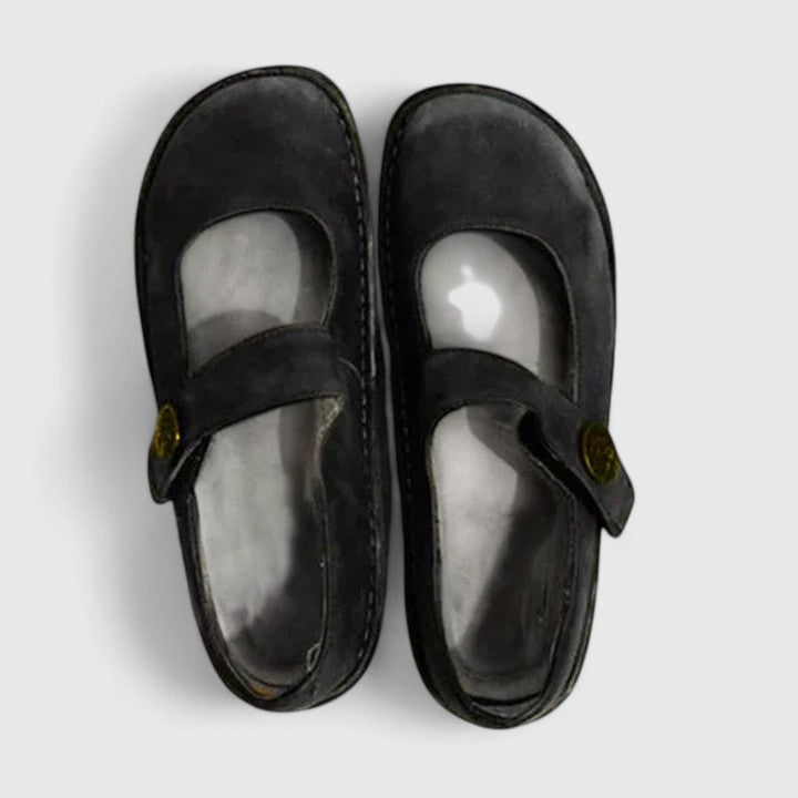 Women's Mary Jane Flats with Adjustable Strap and Round Toe - 9