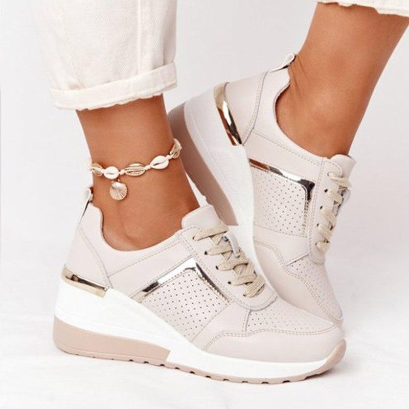 Women's Wedge Sneakers with Metallic Details - Beige