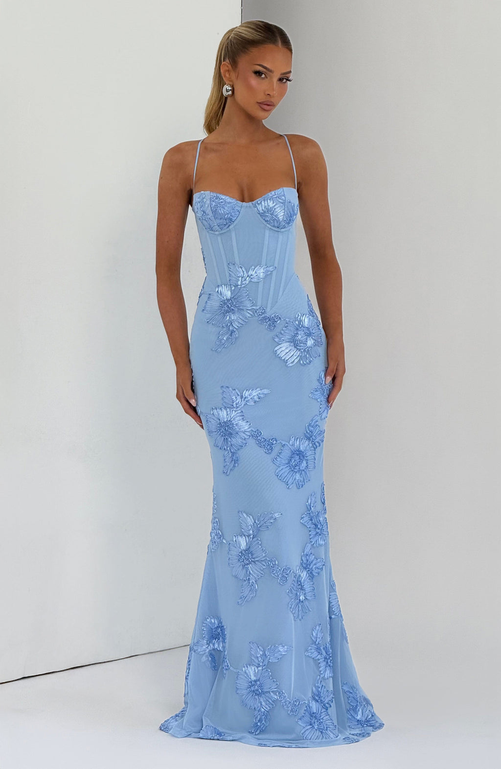 Women's Corset Maxi Dress with Floral Appliqué and Sweetheart Neckline - 8