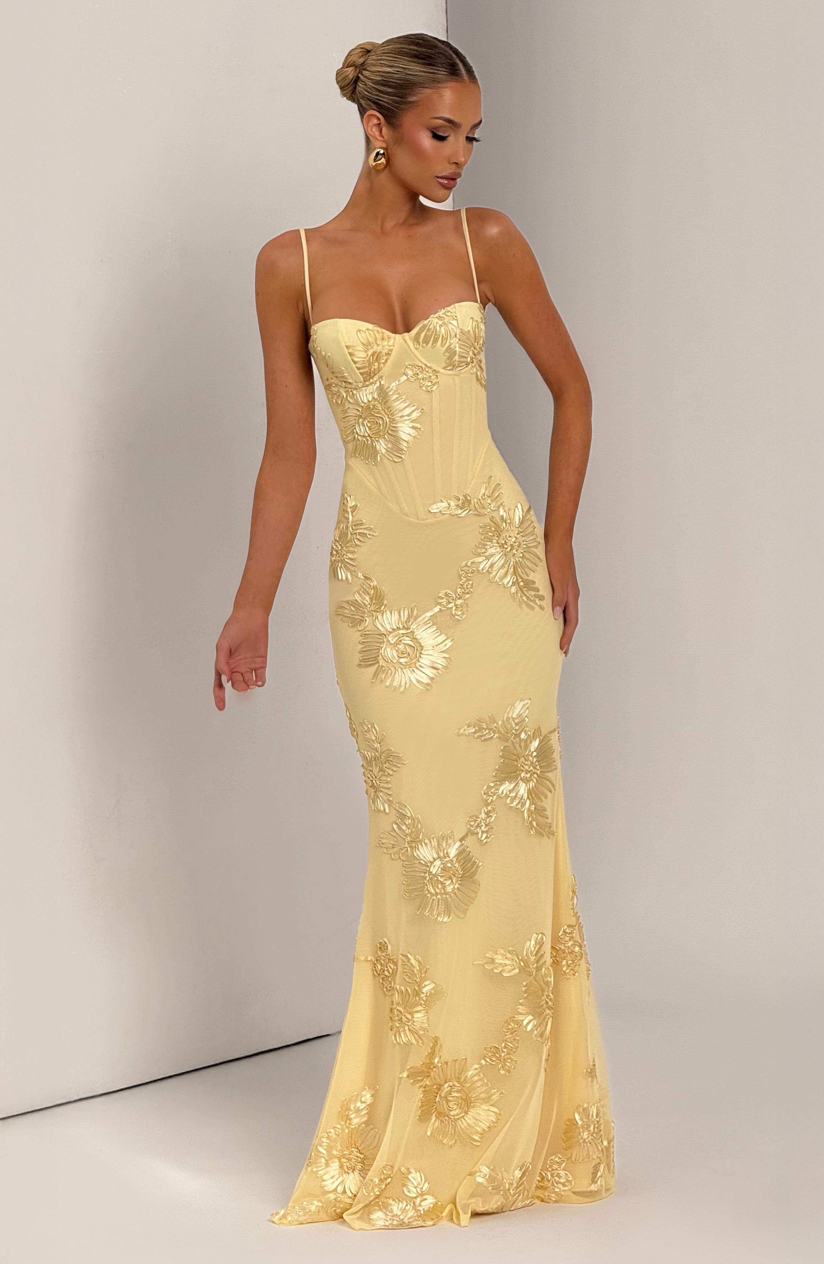 Women's Corset Maxi Dress with Floral Appliqué and Sweetheart Neckline - 10