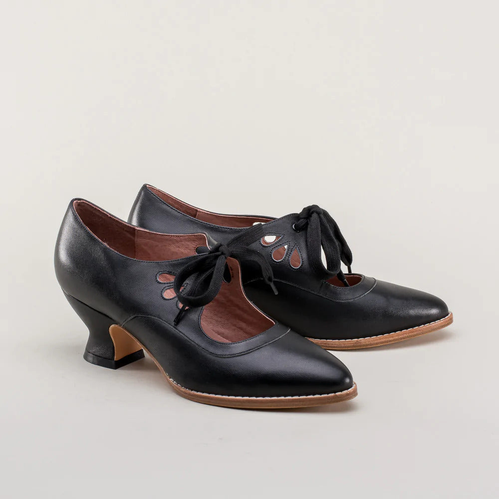 Women's Lace-Up Leather Pumps with Sculpted Heel - Black