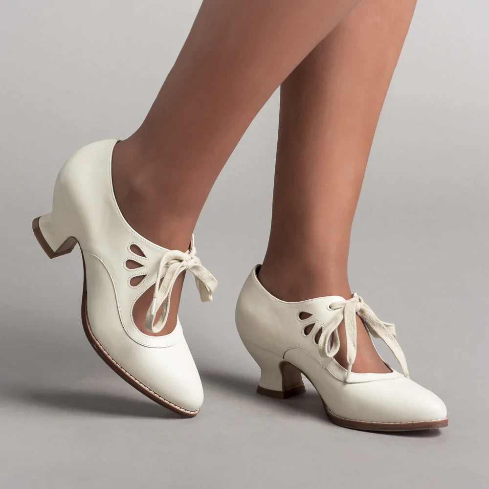 Women's Lace-Up Leather Pumps with Sculpted Heel