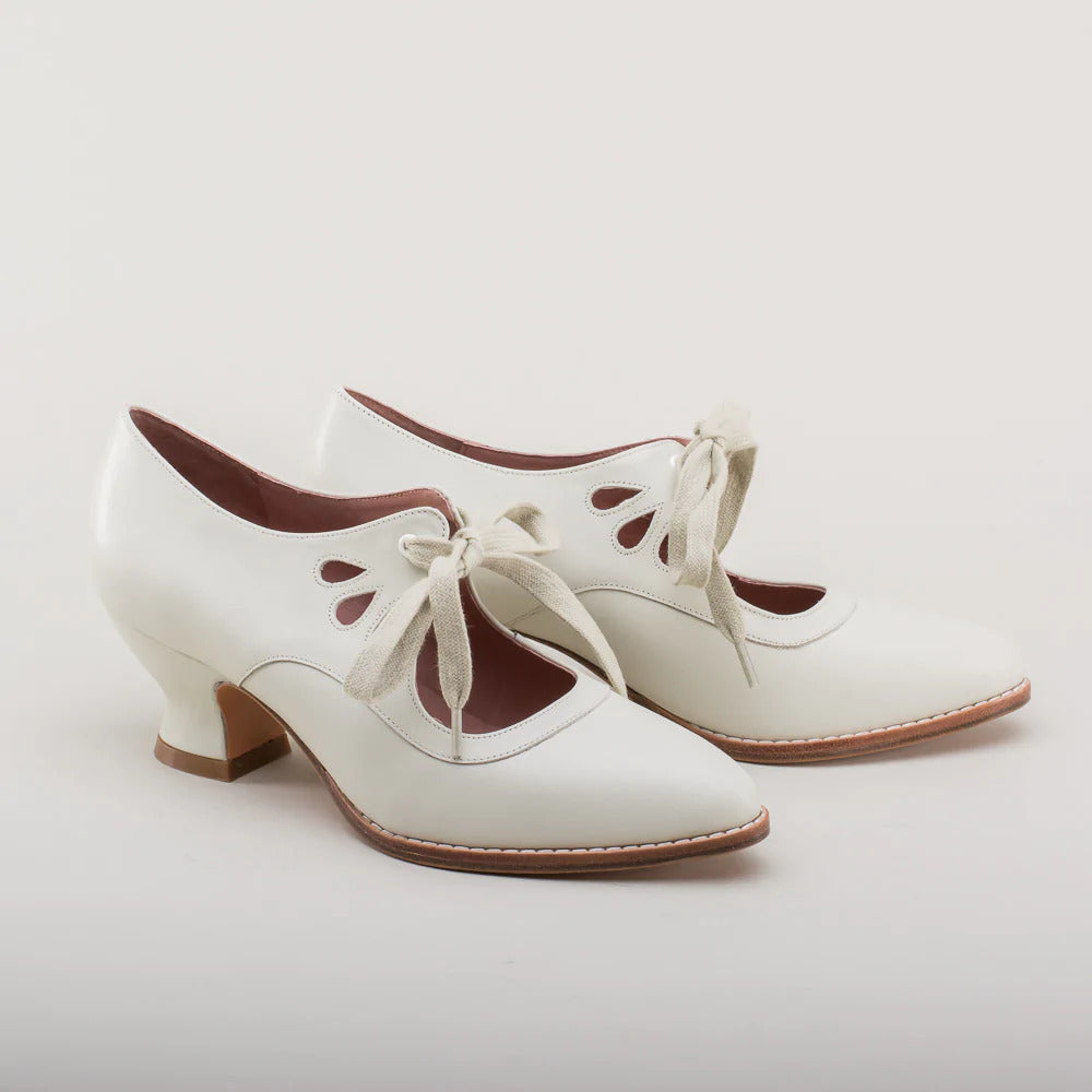 Women's Lace-Up Leather Pumps with Sculpted Heel - White